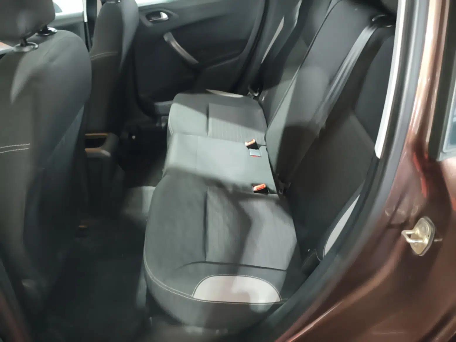 Peugeot 2008 2015 1.6L Automatic Playcool Edition — миниатюра 20