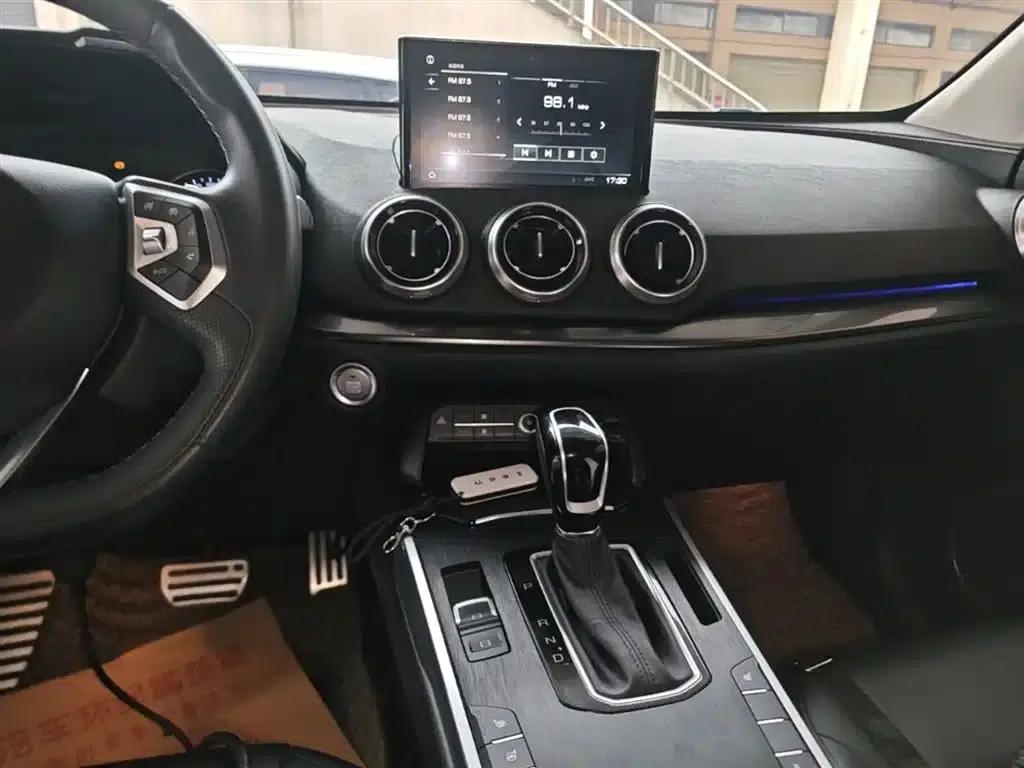 Weipai VV5 2017 2.0T Super Luxury Edition — миниатюра 13