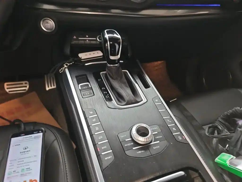 Weipai VV5 2017 2.0T Super Luxury Edition — миниатюра 14