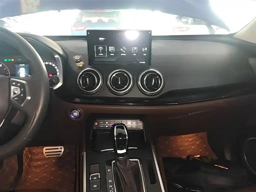 Weipai VV5 2017 2.0T Super Luxury Edition — миниатюра 13