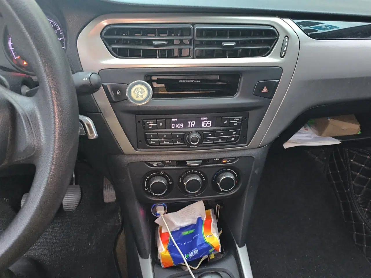 Peugeot 301 2017 1.6L Manual Comfort Edition — миниатюра 14