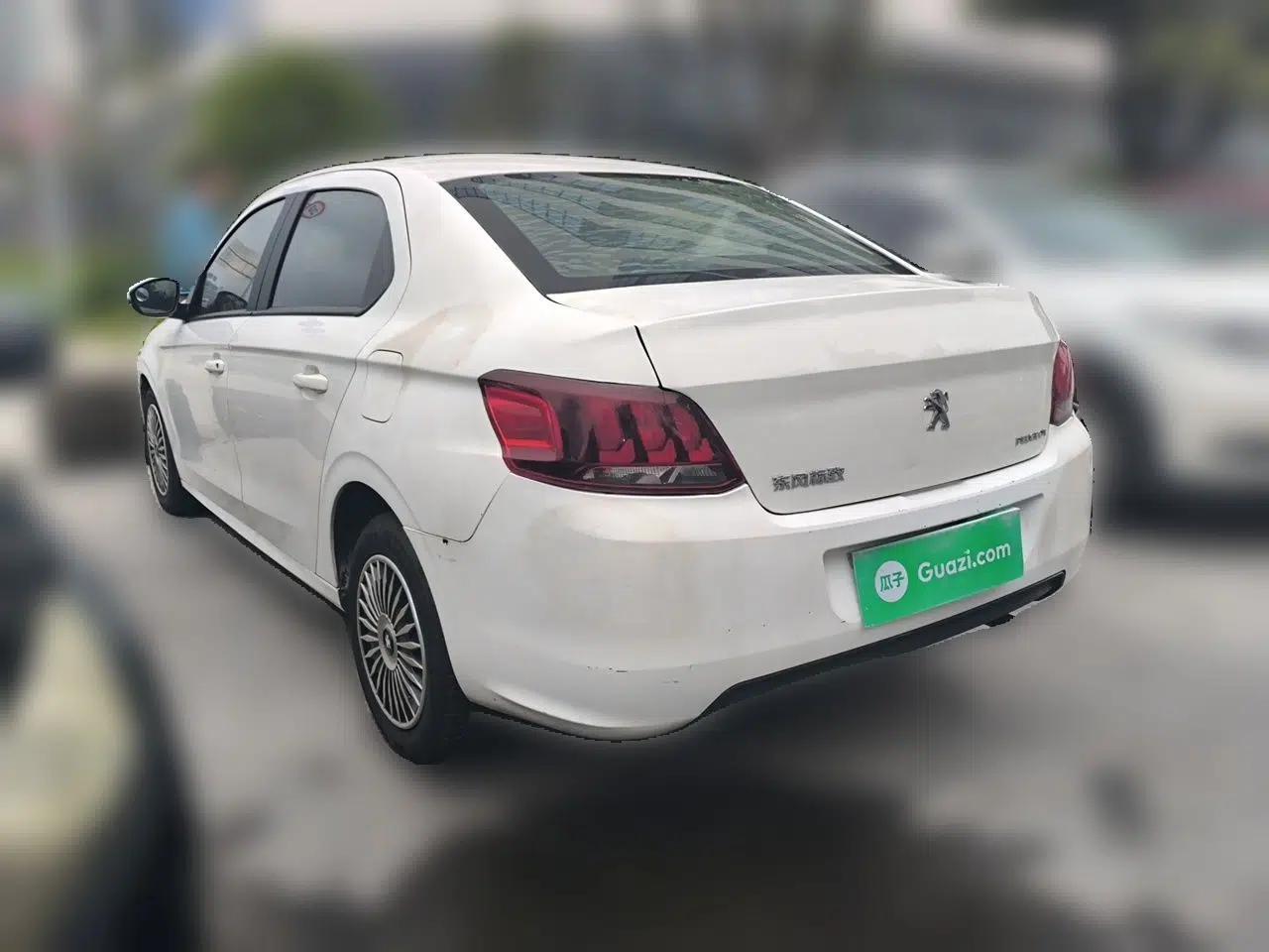 Peugeot 301 2017 1.6L Manual Comfort Edition — миниатюра 4