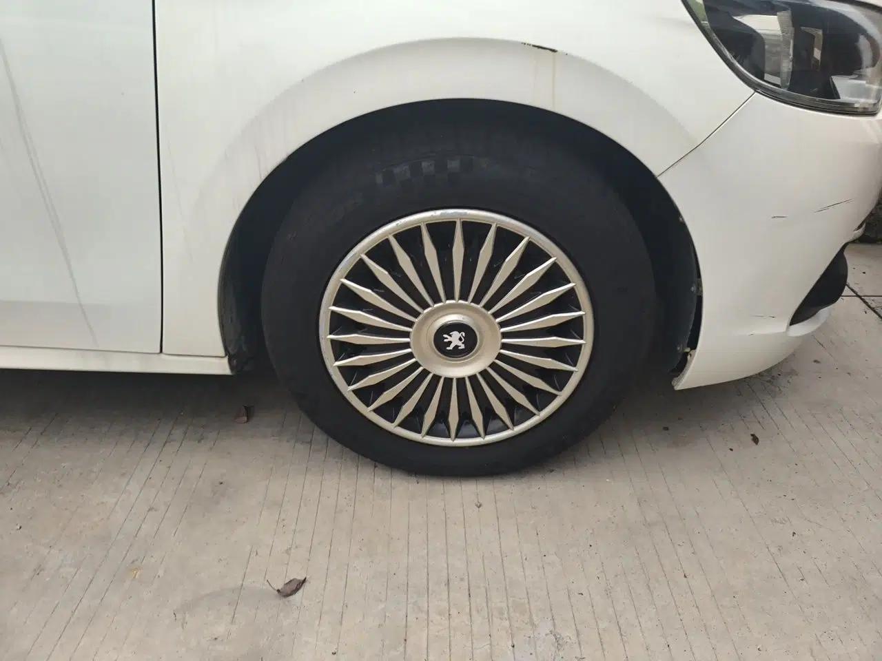 Peugeot 301 2017 1.6L Manual Comfort Edition — миниатюра 8