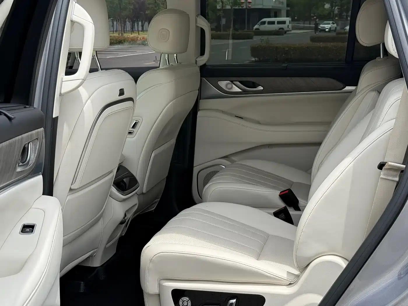 Weipai Lanshan 2023 Four-Wheel Drive Extended Range Edition — миниатюра 13