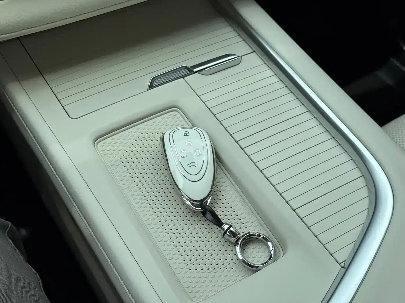 Weipai Lanshan 2023 Four-Wheel Drive Extended Range Edition — миниатюра 18