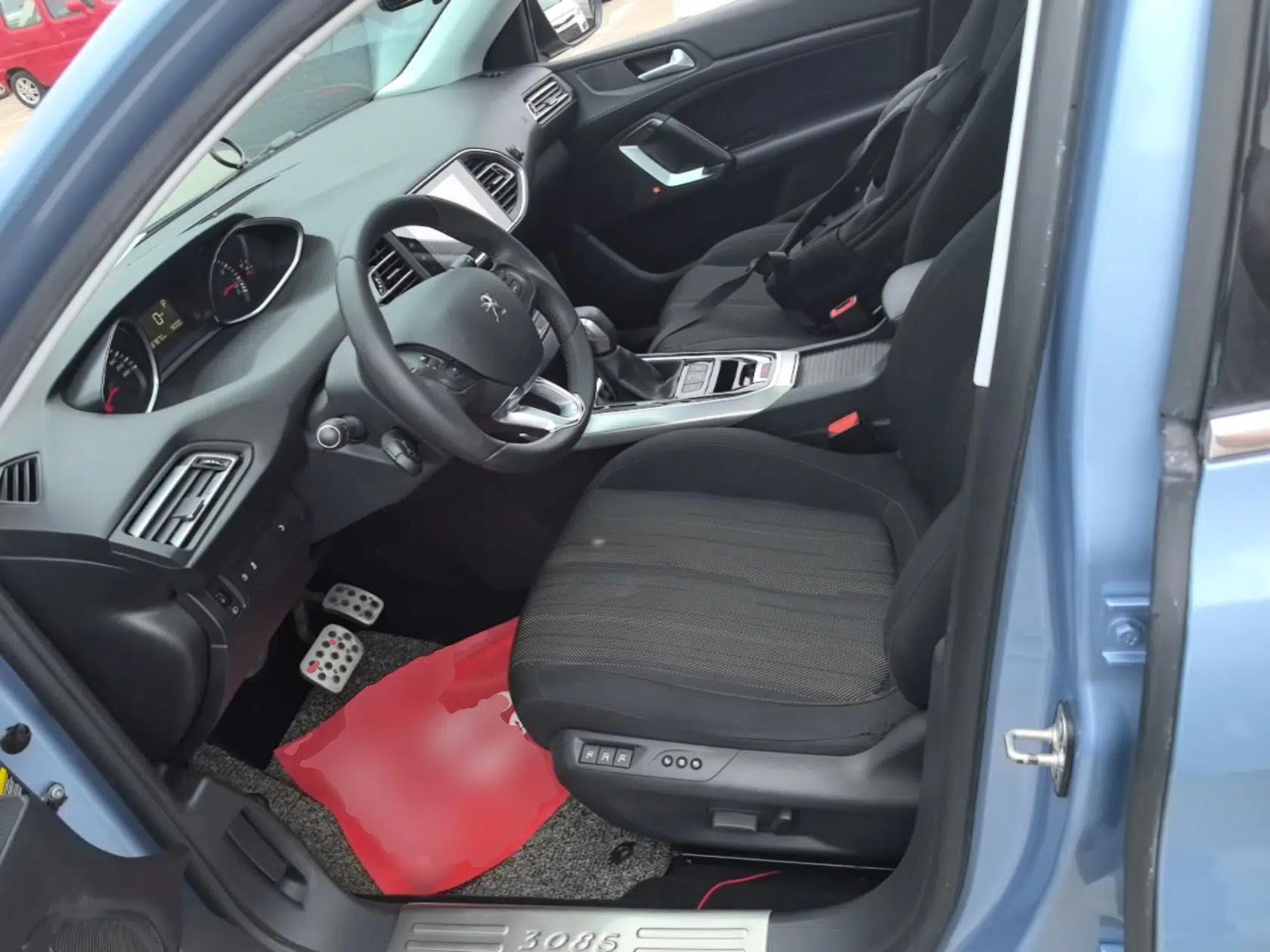 Peugeot 308S 2015 1.6T Automatic Jingchi Edition — миниатюра 17