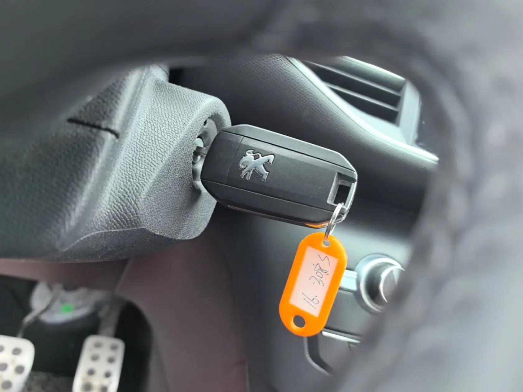Peugeot 308S 2015 1.6T Automatic Jingchi Edition — миниатюра 22