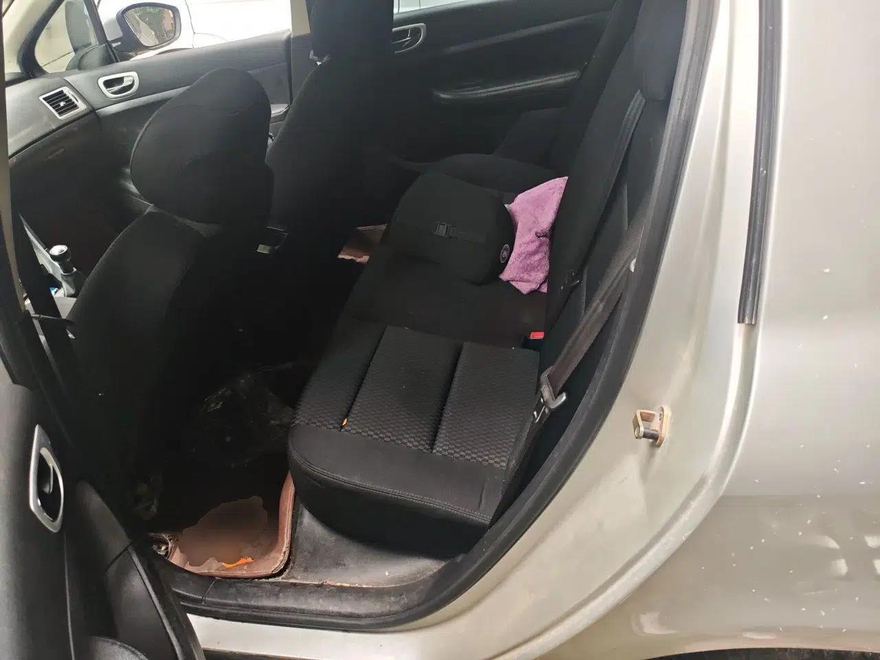 Peugeot 307 2013 Hatchback 1.6L Manual Comfort Edition — миниатюра 18