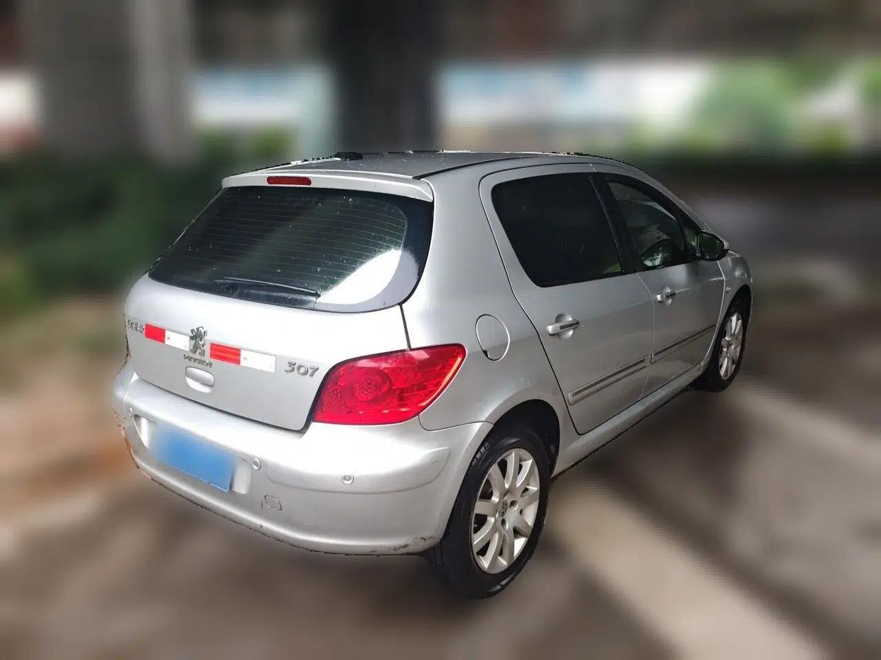 Peugeot 307 2013 Hatchback 1.6L Manual Comfort Edition — миниатюра 6