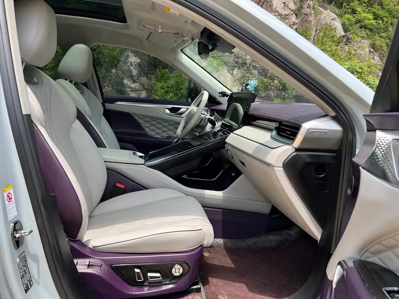 Wey brand Mocha 2021 2.0T 2WD Special Edition — миниатюра 9