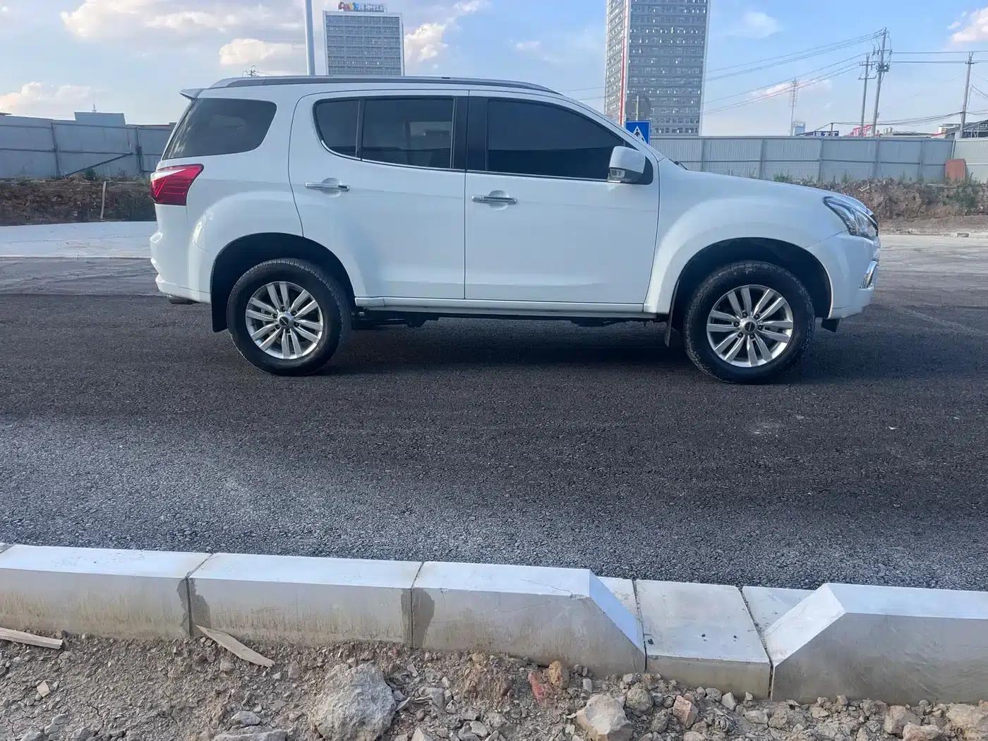 2020 mu-X Ranger 1.9T Diesel Automatic 4WD Sporty Edition 5-Seater (China VI Emission Standard) — миниатюра 4