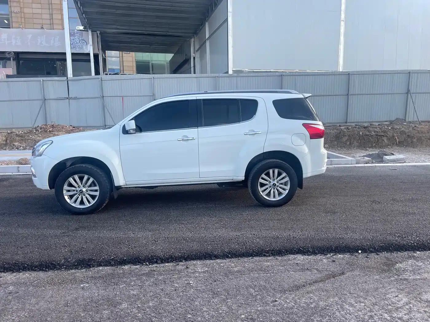 2020 mu-X Ranger 1.9T Diesel Automatic 4WD Sporty Edition 5-Seater (China VI Emission Standard) — миниатюра 8