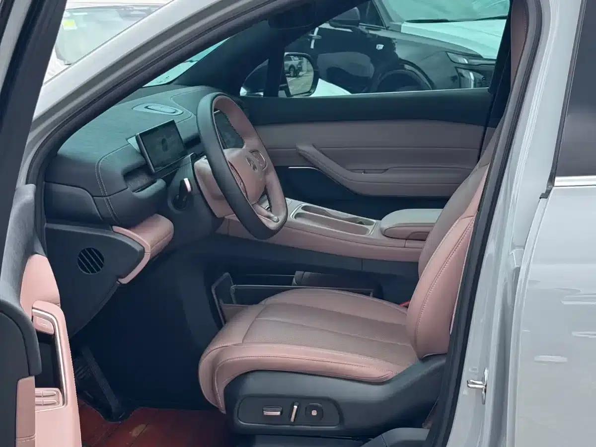 NIO EC6 2024 Model 100kWh — миниатюра 3