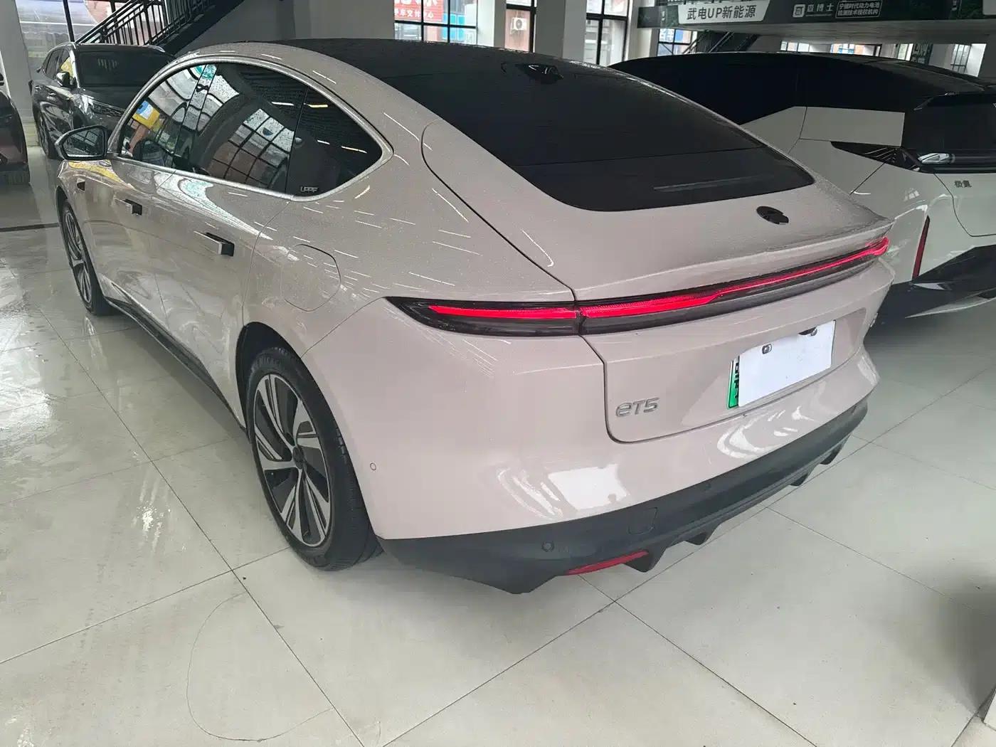 NIO ET5 2024 model 75kWh — миниатюра 9