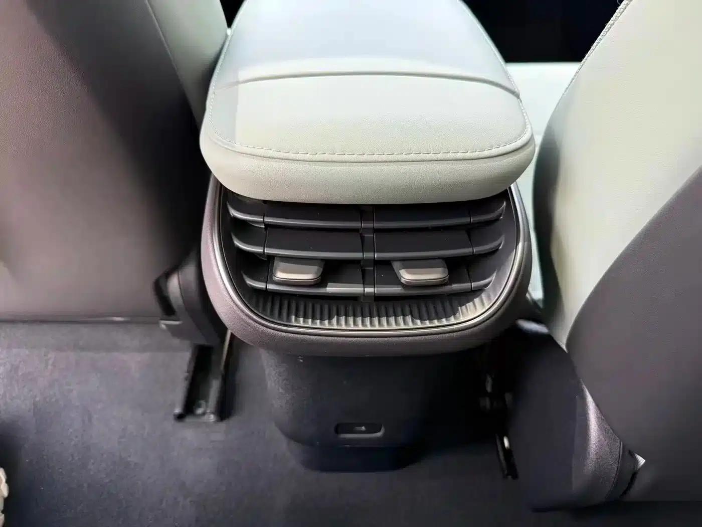 NIO ET5 2022 model 75kWh — миниатюра 10