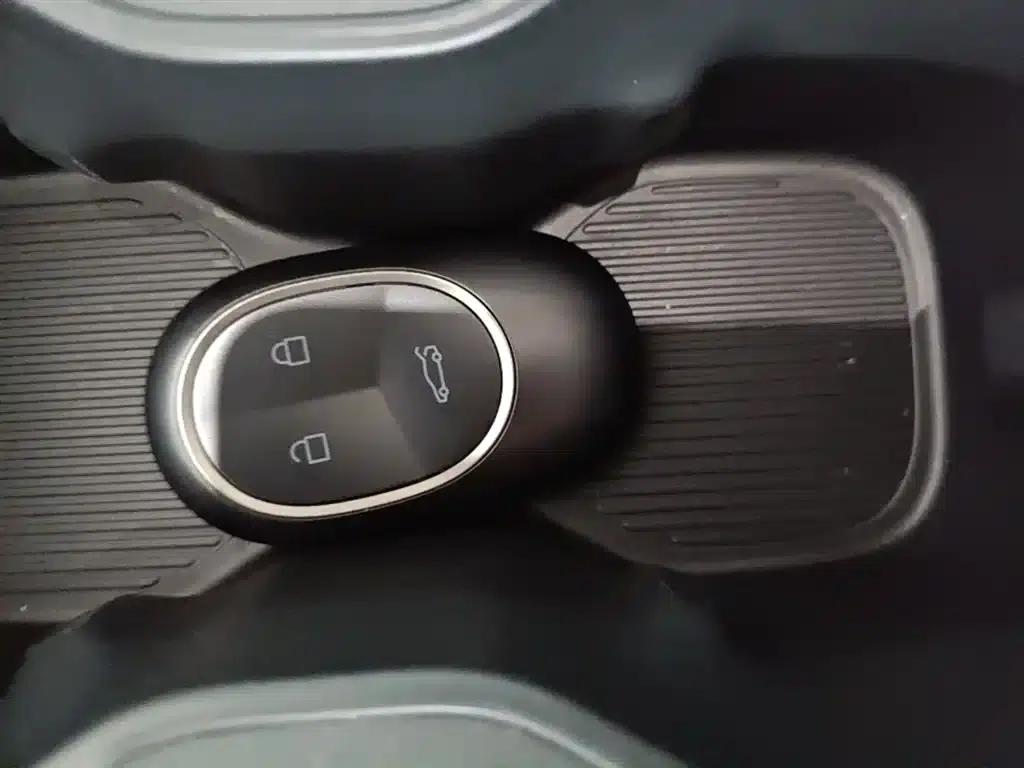 NIO ET5 2025 model 75kWh — миниатюра 9