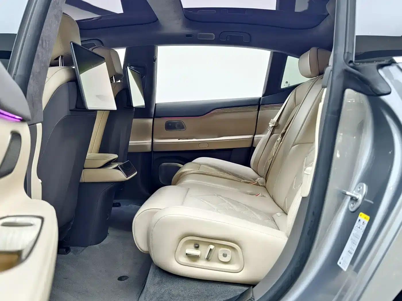 NIO ET7 2024 75kWh Executive Signature Edition — миниатюра 17