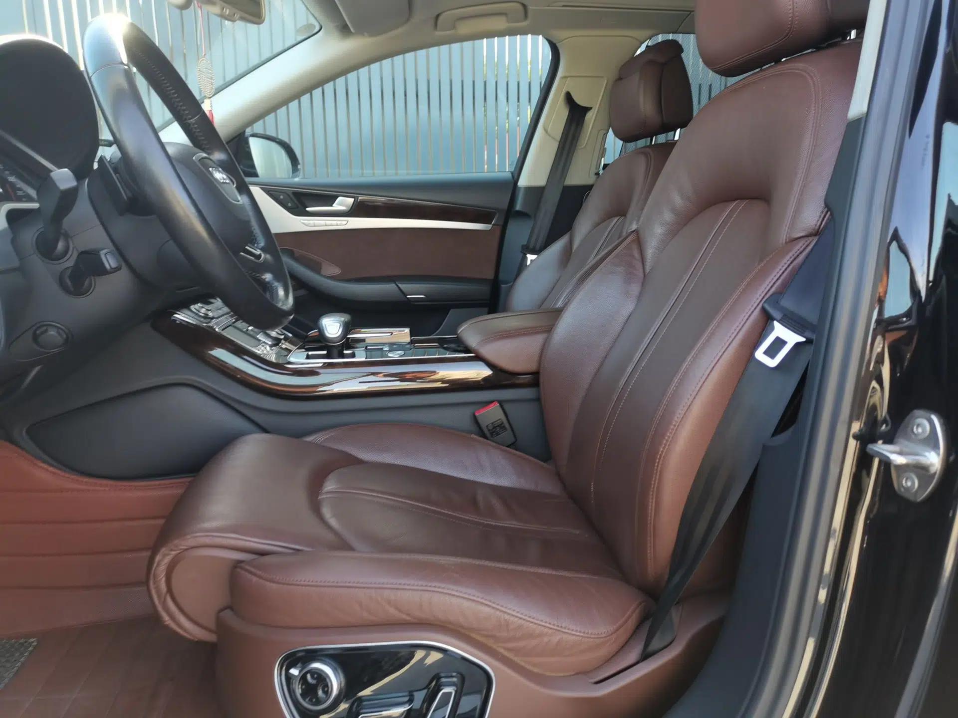 Audi A8 2014 A8L 45 TFSI quattro Comfort model — миниатюра 16