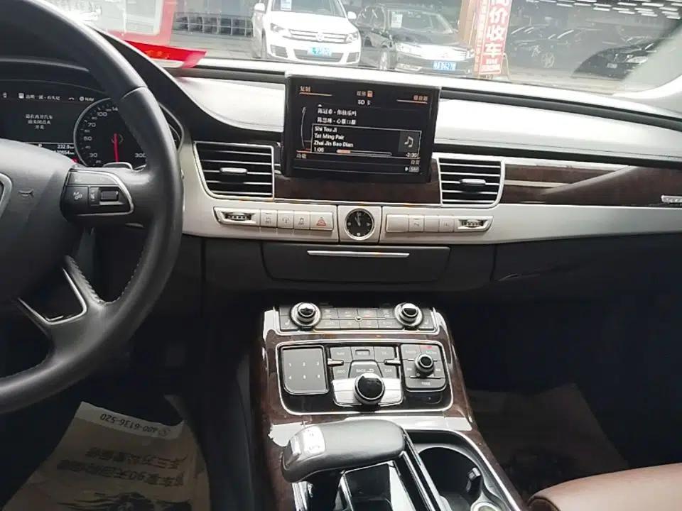 Audi A8 2014 A8L 45 TFSI quattro Comfort model — миниатюра 16