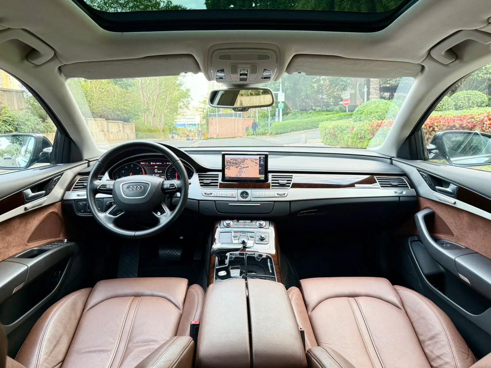 Audi A8 2014 A8L 45 TFSI quattro Comfort model — миниатюра 21