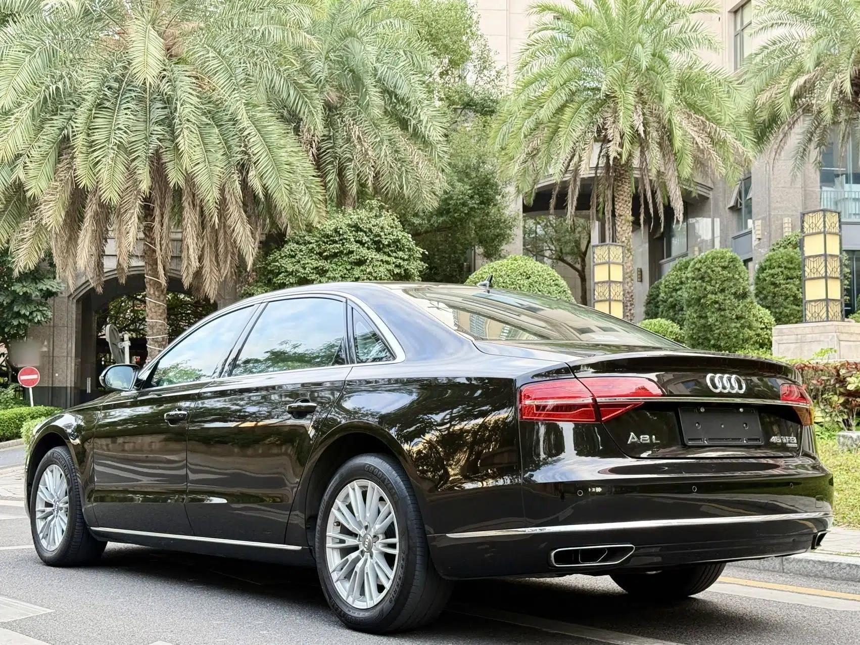 Audi A8 2014 A8L 45 TFSI quattro Comfort model — миниатюра 4