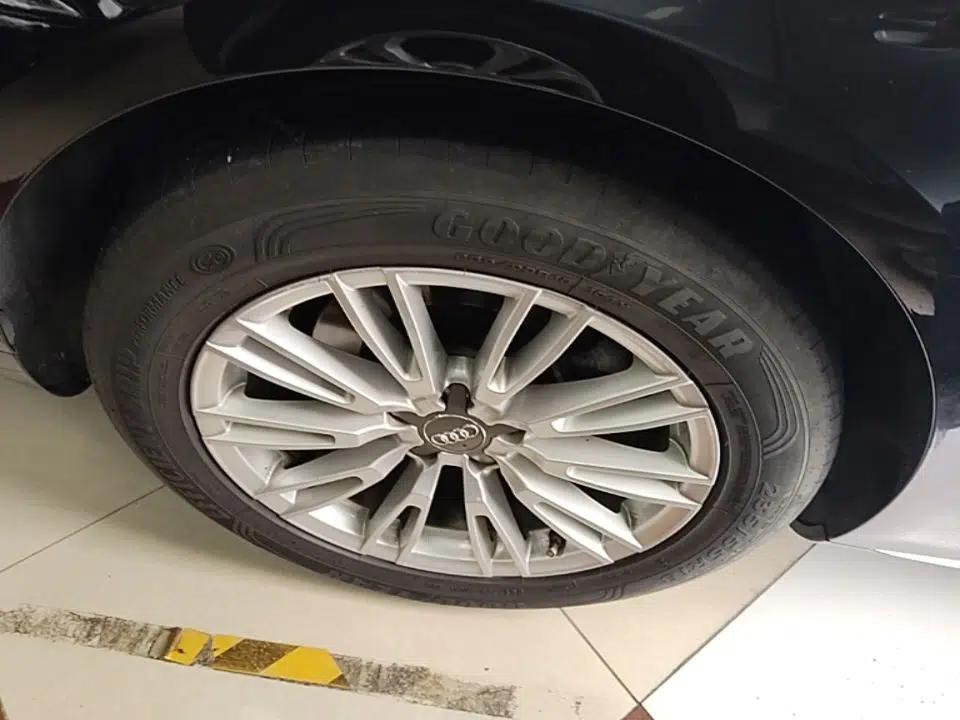 Audi A8 2014 A8L 45 TFSI quattro Comfort model — миниатюра 10