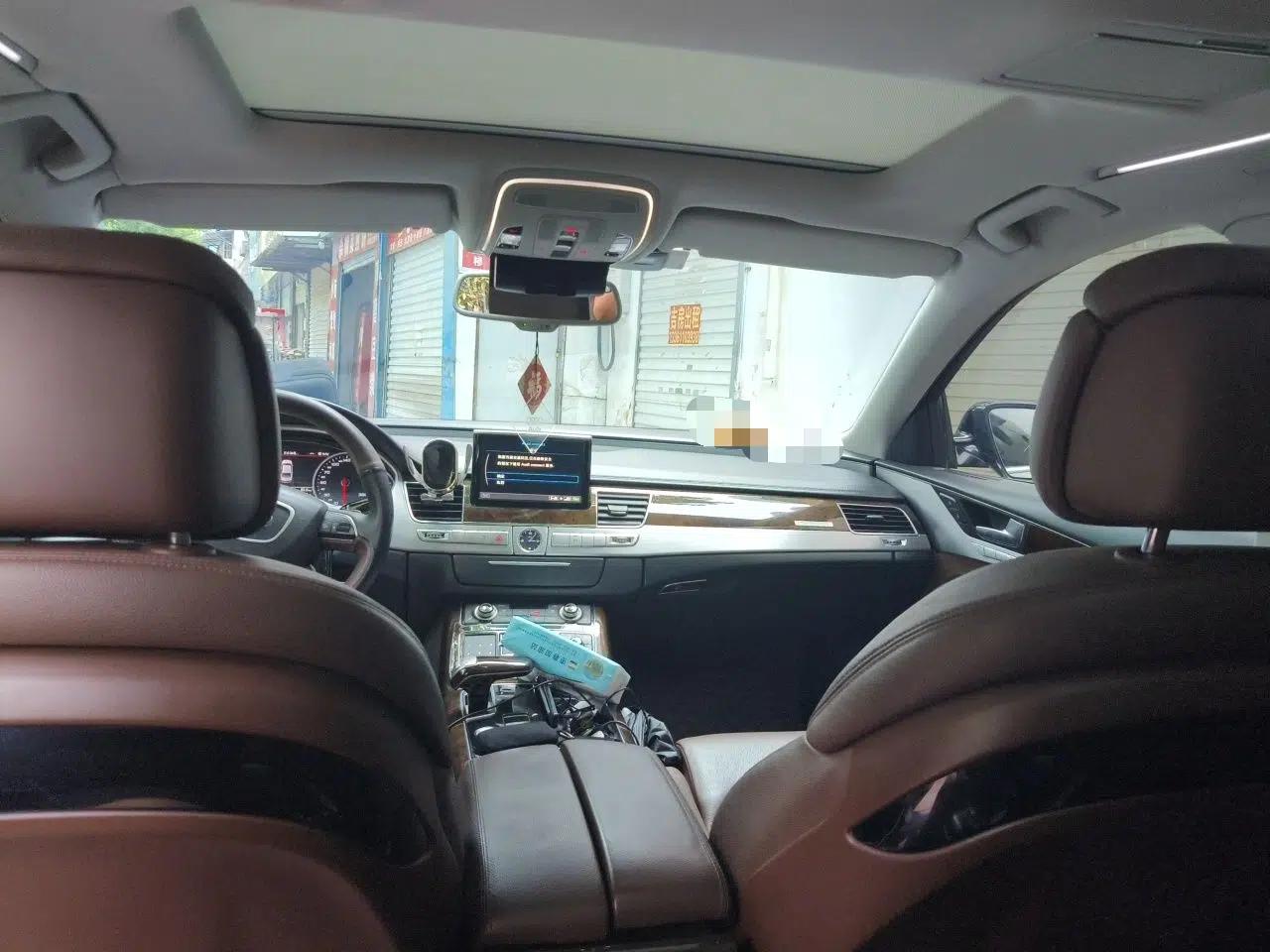 Audi A8 2014 A8L 45 TFSI quattro Comfort model — миниатюра 19