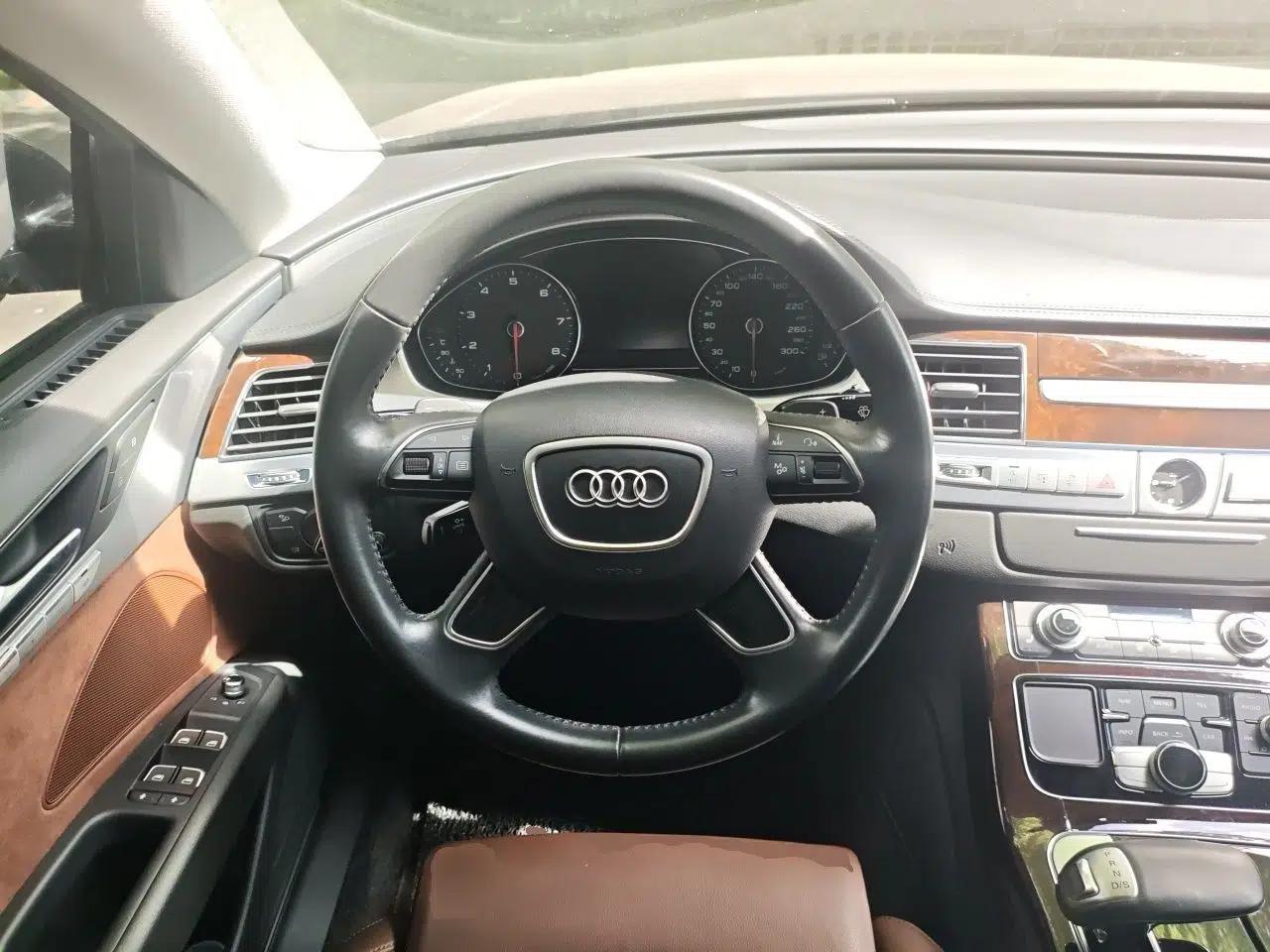 Audi A8 2014 A8L 45 TFSI quattro Comfort model — миниатюра 11