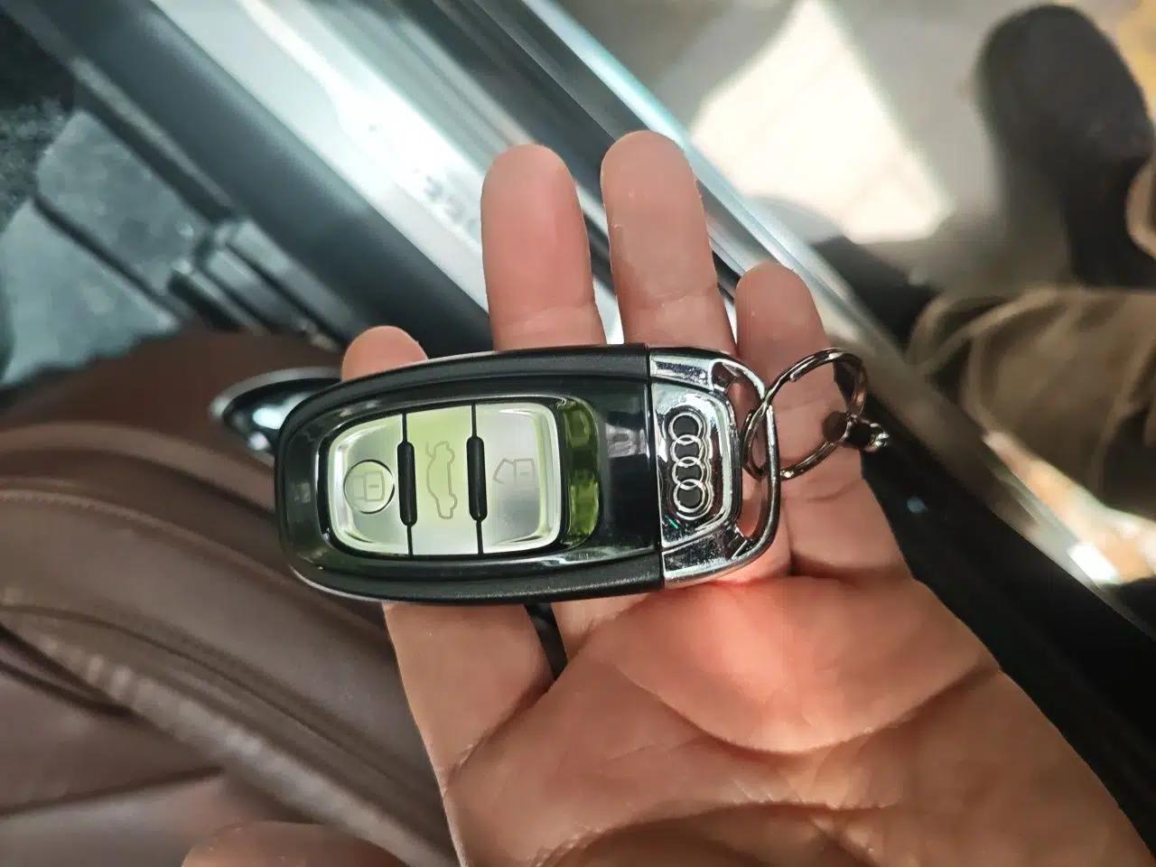 Audi A8 2014 A8L 45 TFSI quattro Comfort model — миниатюра 9