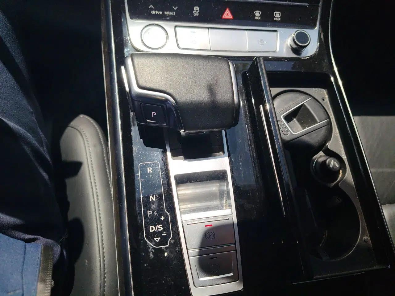 Audi A8 2019 Facelifted Plus A8L 50 TFSI quattro Comfort Version — миниатюра 15