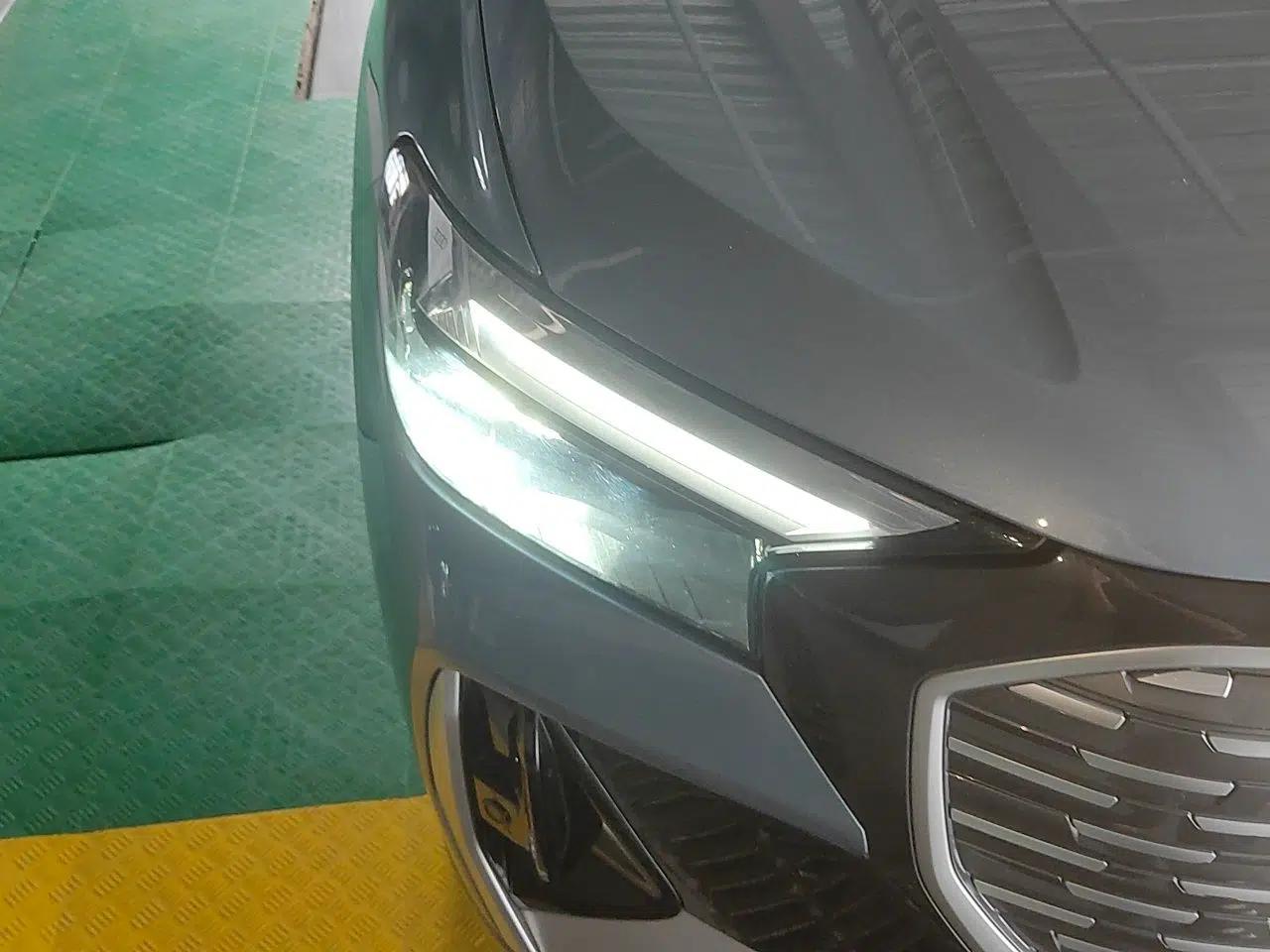 Audi Q4 e-tron 2023 40 e-tron Adventure Edition — миниатюра 7