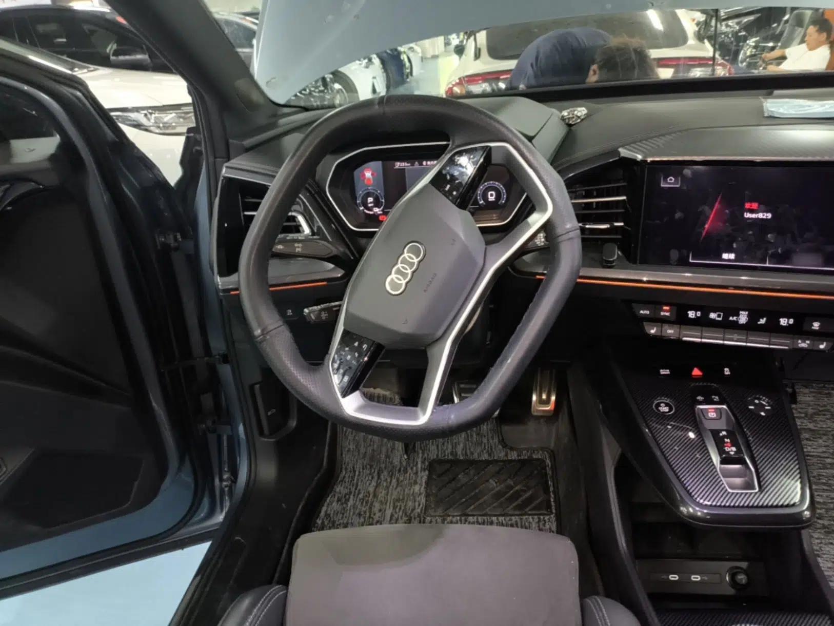 Audi Q4 e-tron 2023 40 e-tron Creation Edition Midnight — миниатюра 13