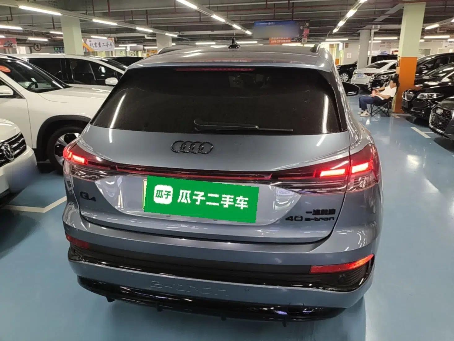 Audi Q4 e-tron 2023 40 e-tron Creation Edition Midnight — миниатюра 3