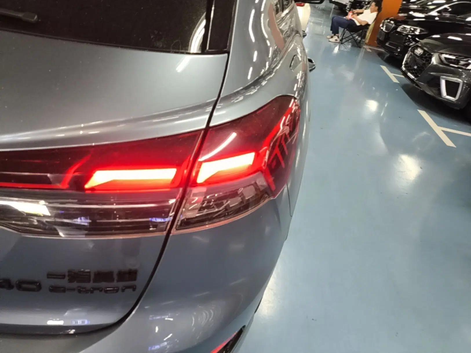 Audi Q4 e-tron 2023 40 e-tron Creation Edition Midnight — миниатюра 8