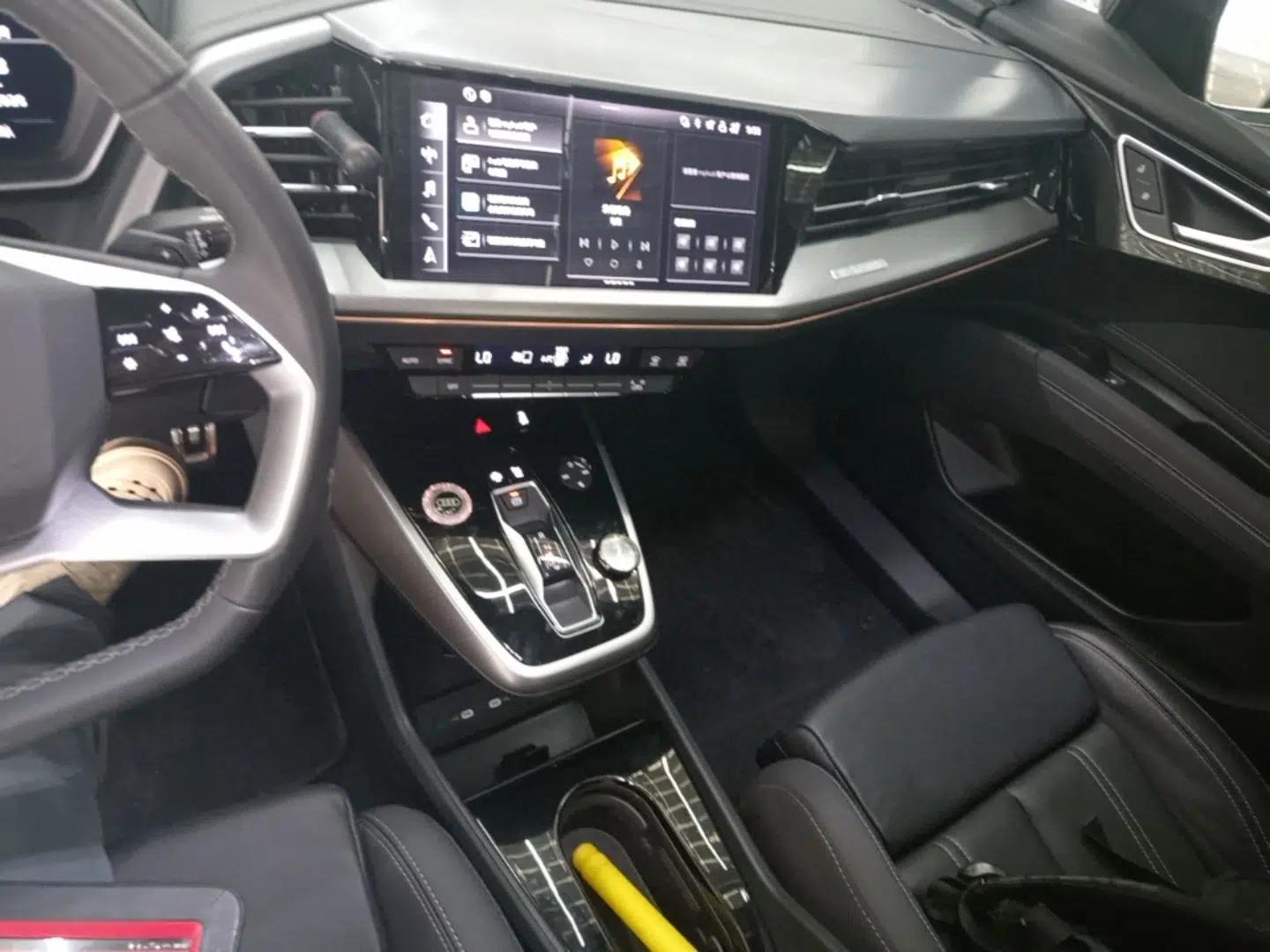 Audi Q4 e-tron 2023 40 e-tron Adventure Edition — миниатюра 16