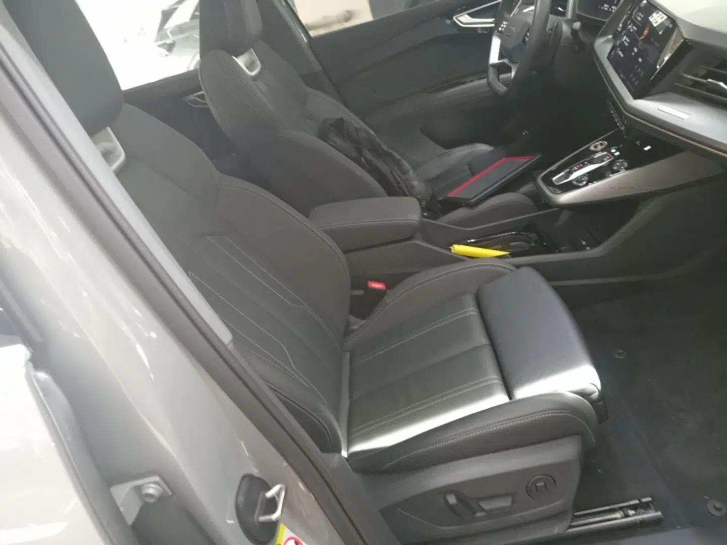 Audi Q4 e-tron 2023 40 e-tron Adventure Edition — миниатюра 23