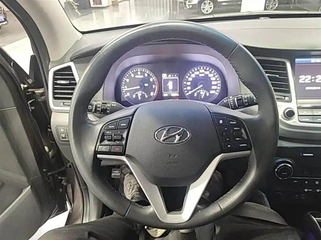 Tucson 2018 1.6T Dual-Clutch Two-Wheel Drive 15th Anniversary Special Edition — миниатюра 11