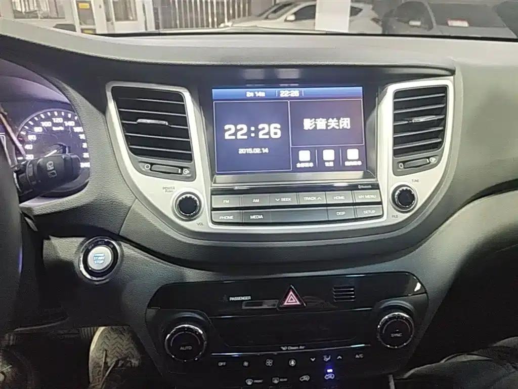 Tucson 2018 1.6T Dual-Clutch Two-Wheel Drive 15th Anniversary Special Edition — миниатюра 13