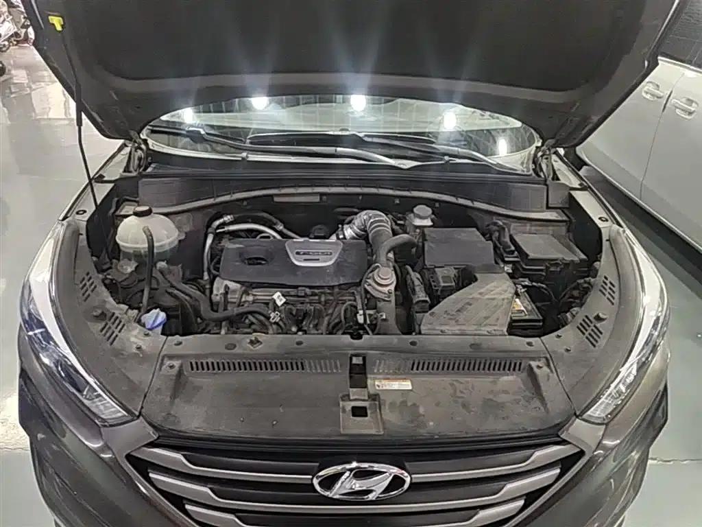 Tucson 2018 1.6T Dual-Clutch Two-Wheel Drive 15th Anniversary Special Edition — миниатюра 20