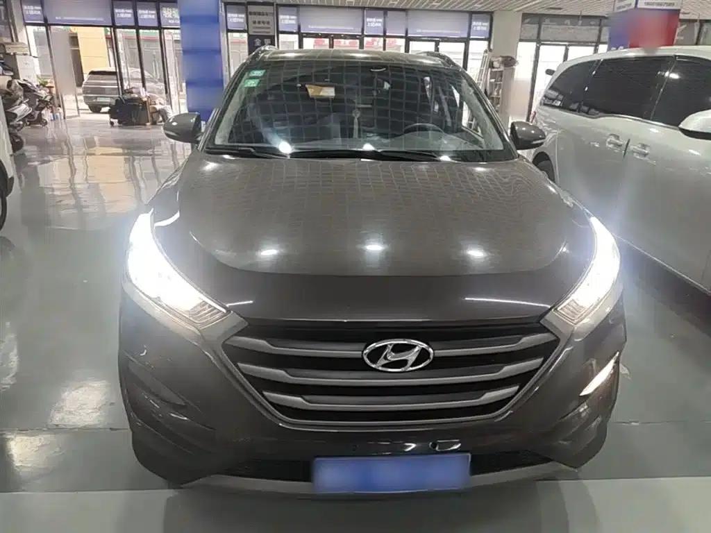 Tucson 2018 1.6T Dual-Clutch Two-Wheel Drive 15th Anniversary Special Edition — миниатюра 3