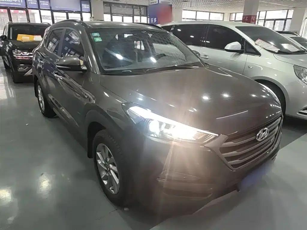 Tucson 2018 1.6T Dual-Clutch Two-Wheel Drive 15th Anniversary Special Edition — миниатюра 4