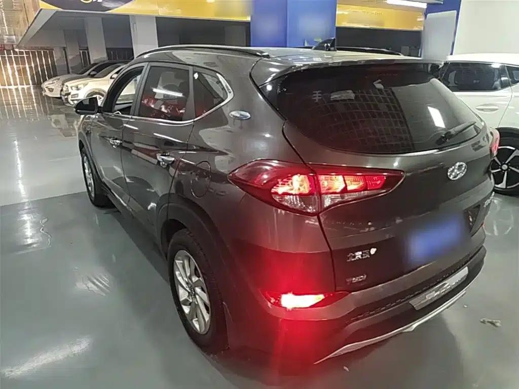 Tucson 2018 1.6T Dual-Clutch Two-Wheel Drive 15th Anniversary Special Edition — миниатюра 5