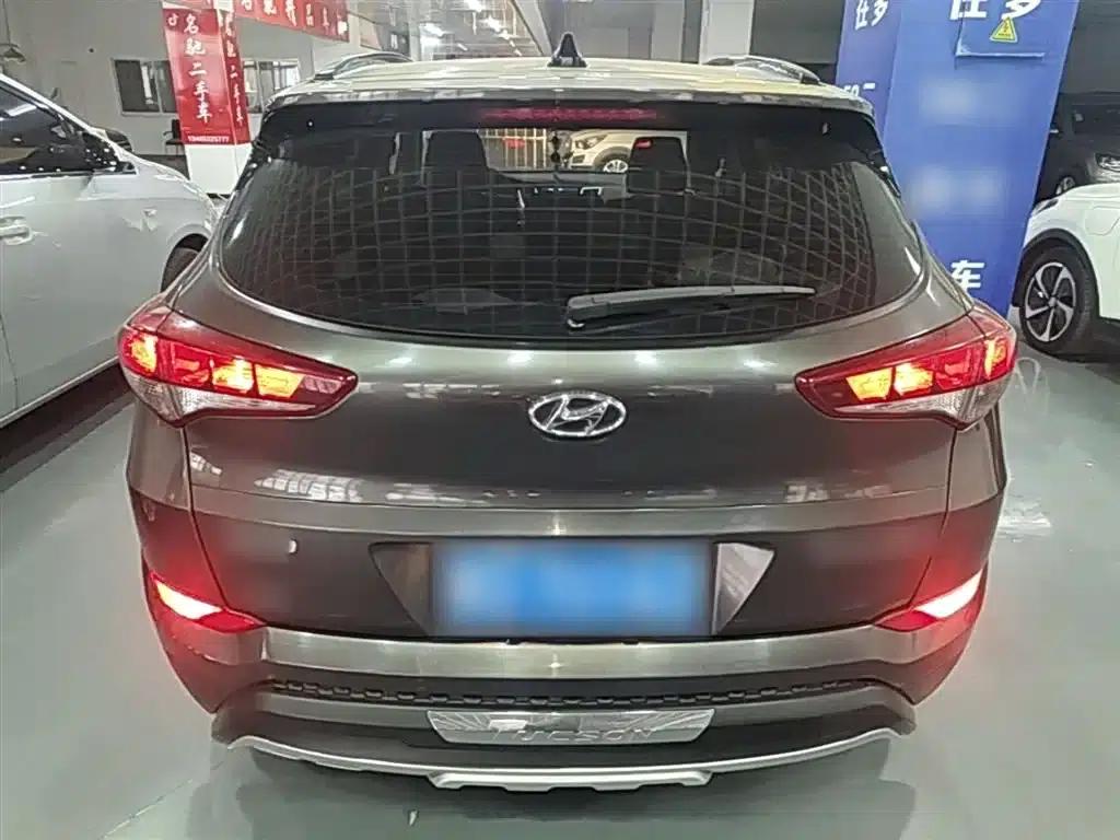Tucson 2018 1.6T Dual-Clutch Two-Wheel Drive 15th Anniversary Special Edition — миниатюра 6