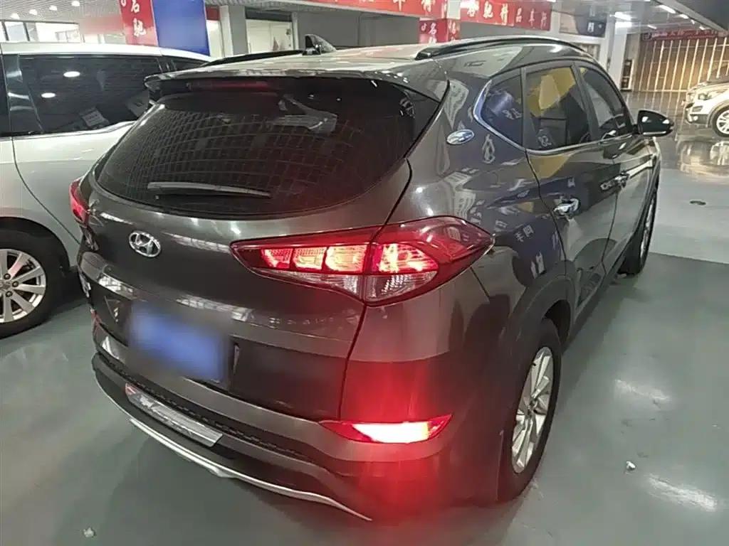 Tucson 2018 1.6T Dual-Clutch Two-Wheel Drive 15th Anniversary Special Edition — миниатюра 7