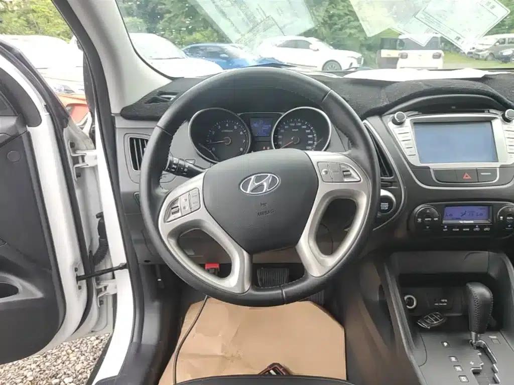 Beijing Hyundai ix35 2013 2.0L Automatic 2WD Smart GLS (National IV Emission Standard) — миниатюра 11