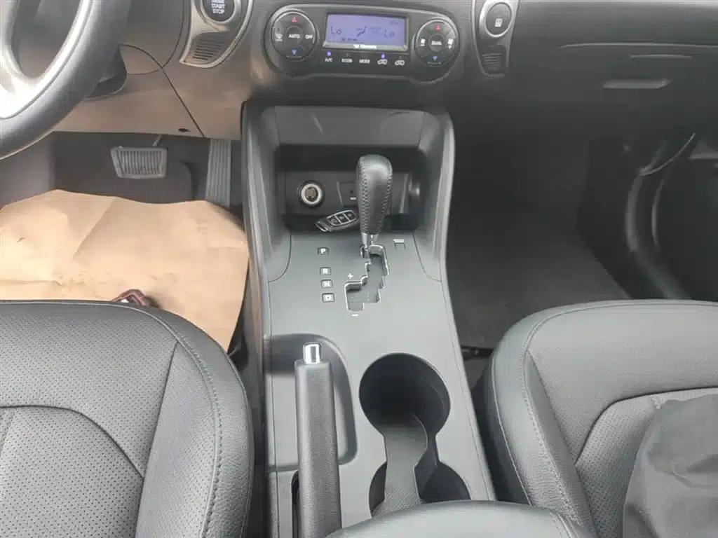 Beijing Hyundai ix35 2013 2.0L Automatic 2WD Smart GLS (National IV Emission Standard) — миниатюра 14