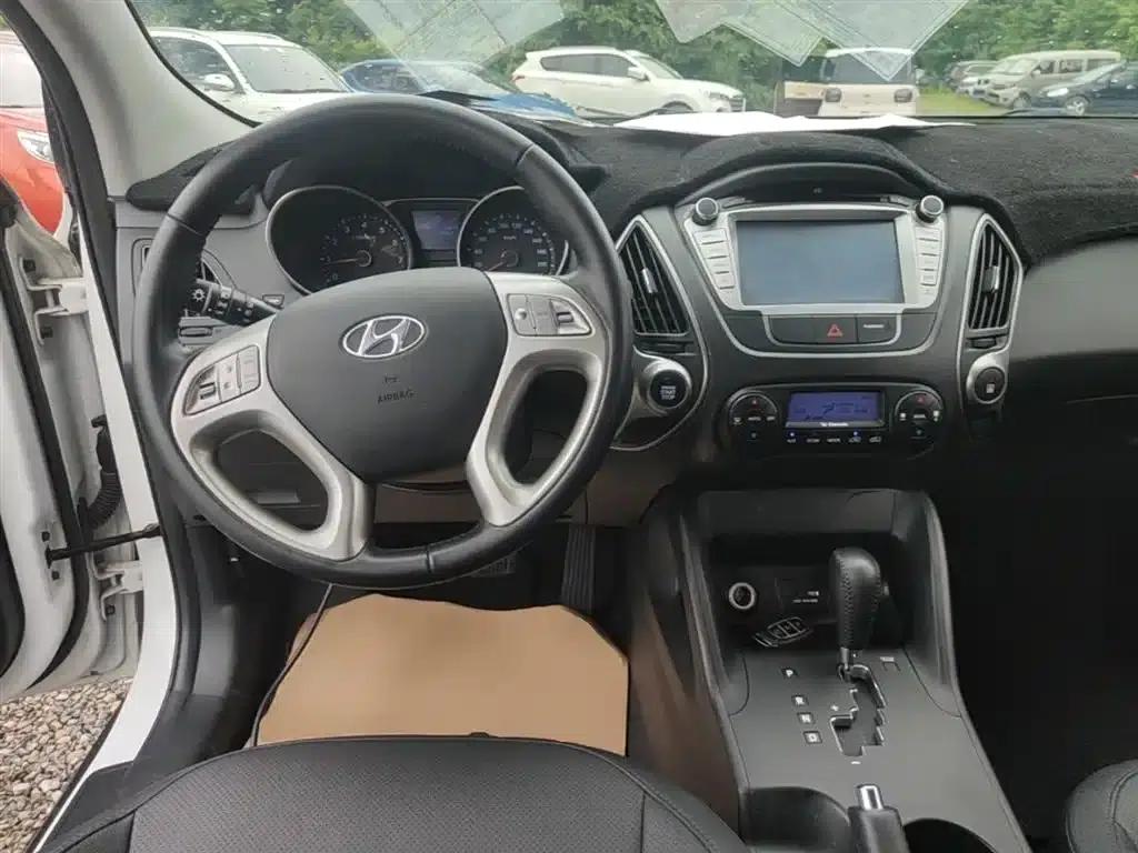 Beijing Hyundai ix35 2013 2.0L Automatic 2WD Smart GLS (National IV Emission Standard) — миниатюра 10