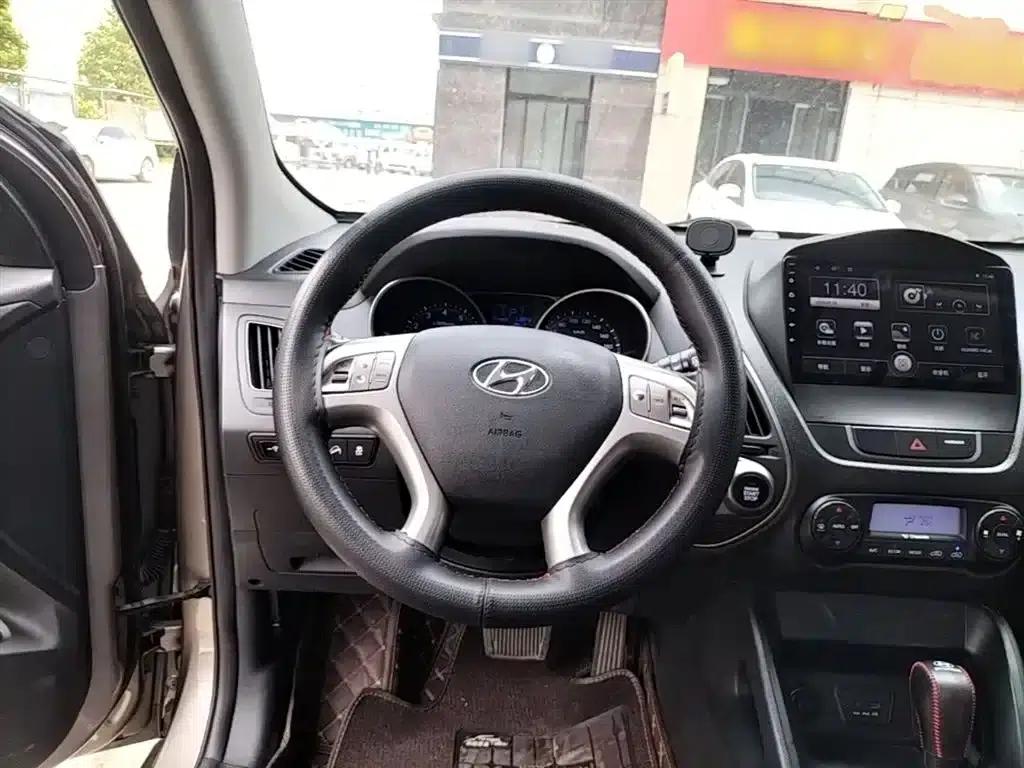 Beijing Hyundai ix35 2013 2.0L Automatic 2WD Smart GLS (National IV Emission Standard) — миниатюра 11