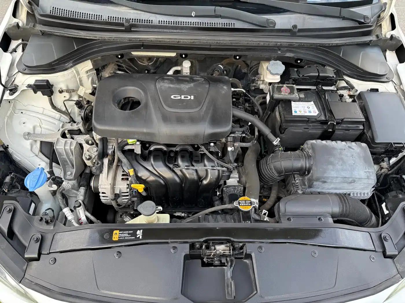 Hyundai Elantra 2016 1.6L Automatic Smart Elite Edition — миниатюра 19