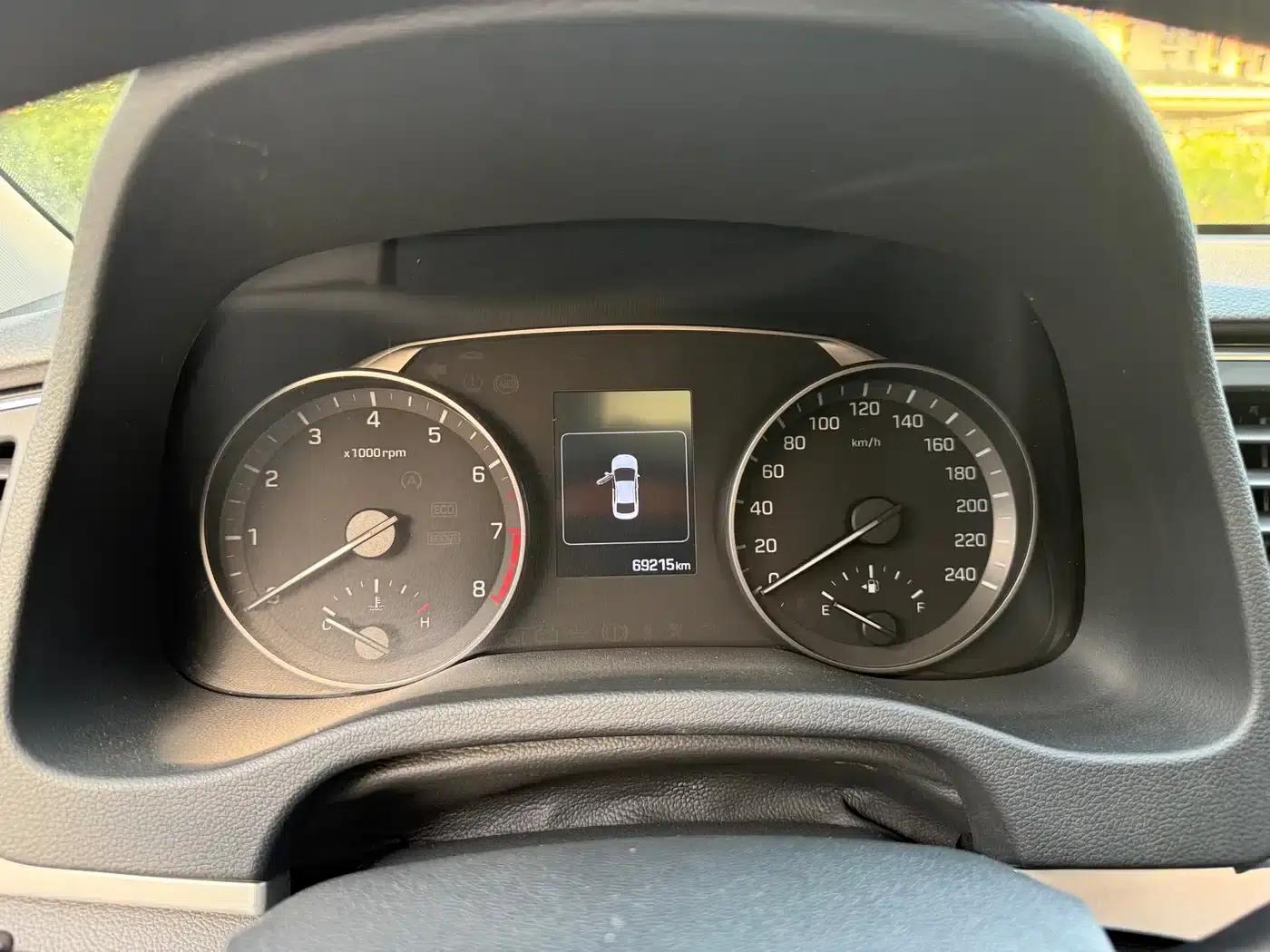 Hyundai Elantra 2016 1.6L Automatic Smart Elite Edition — миниатюра 6